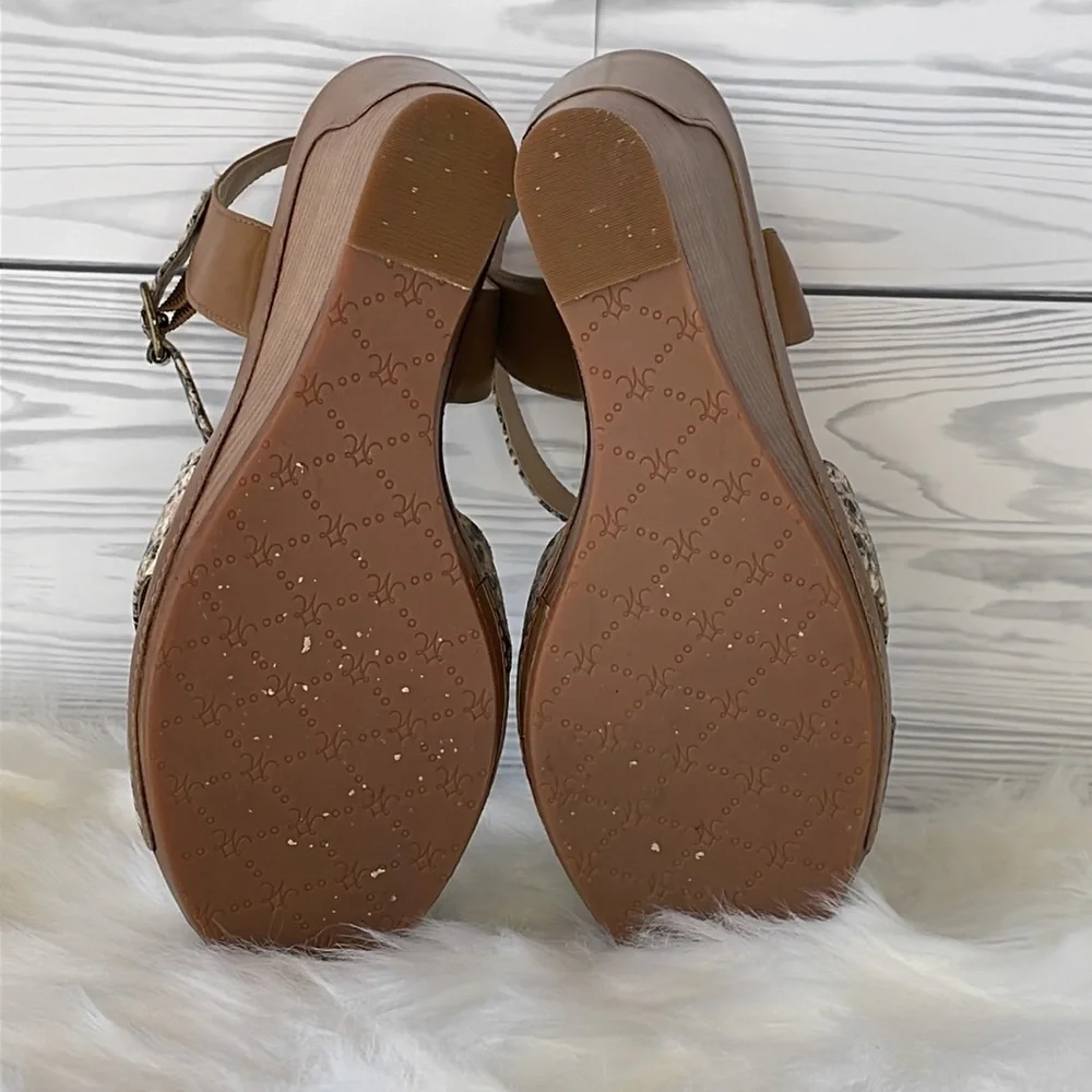Johnston & Murphy Snake Embossed Wedge Sandals‎